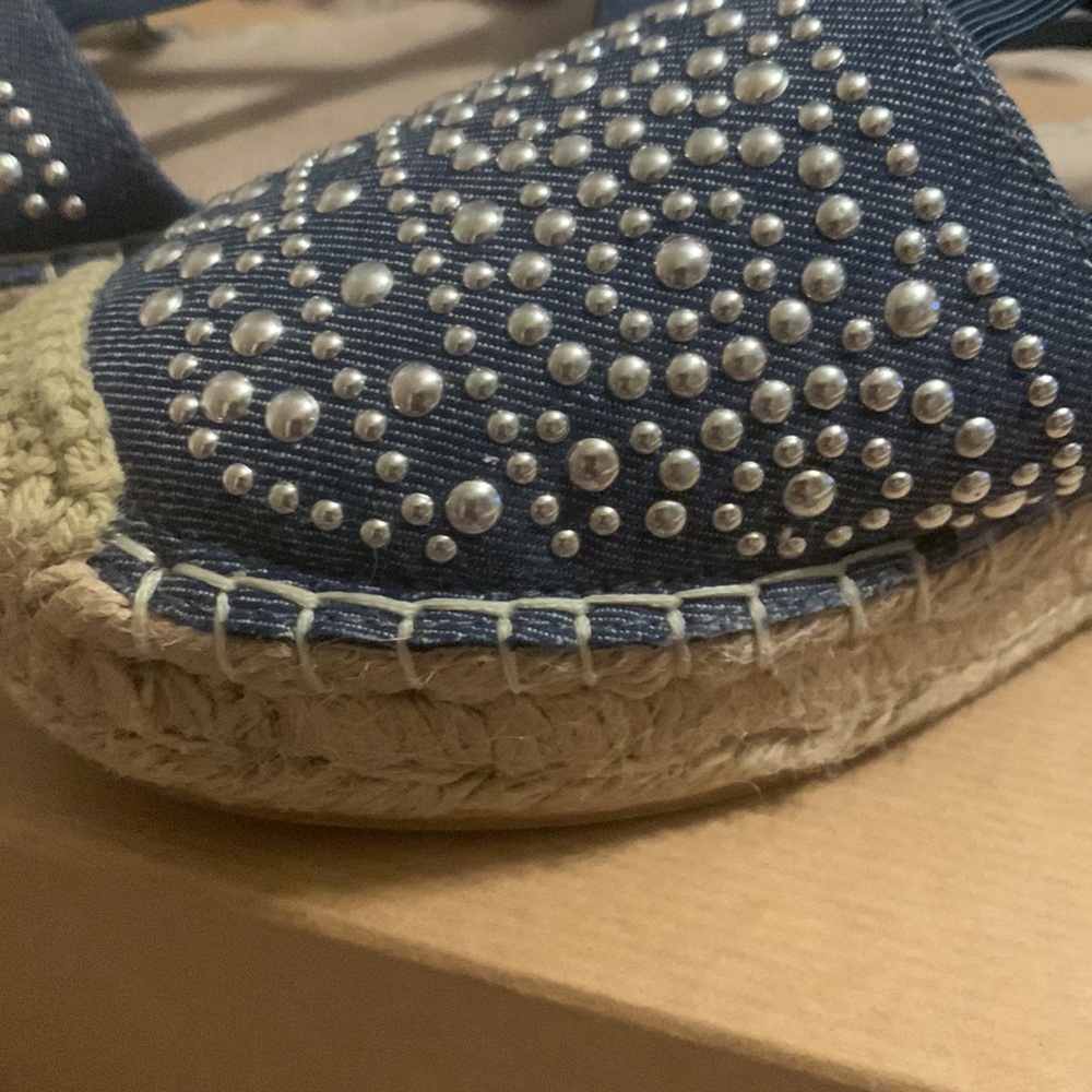 White mountain size 6 blue denim espadrilles - Picture 11 of 14
